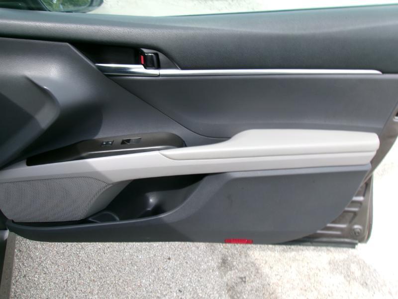 2021 Toyota Camry LE - Photo 26