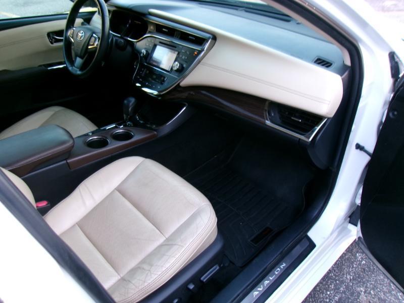 Toyota Avalon Limited 2015