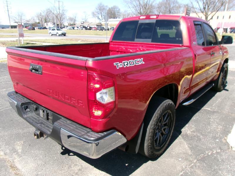 Toyota Tundra SR5 5.7L V8 Double Cab 4WD 2017