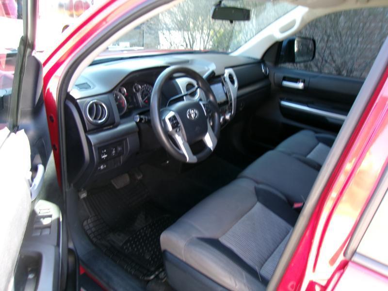 Toyota Tundra SR5 5.7L V8 Double Cab 4WD 2017