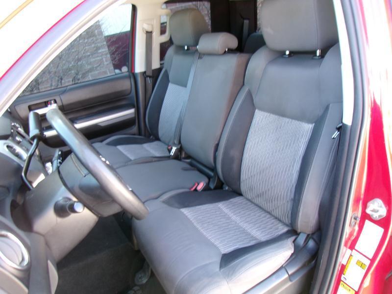 Toyota Tundra SR5 5.7L V8 Double Cab 4WD 2017