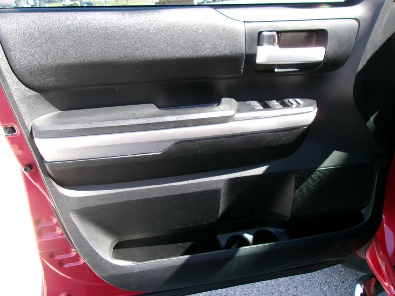 Toyota Tundra SR5 5.7L V8 Double Cab 4WD 2017