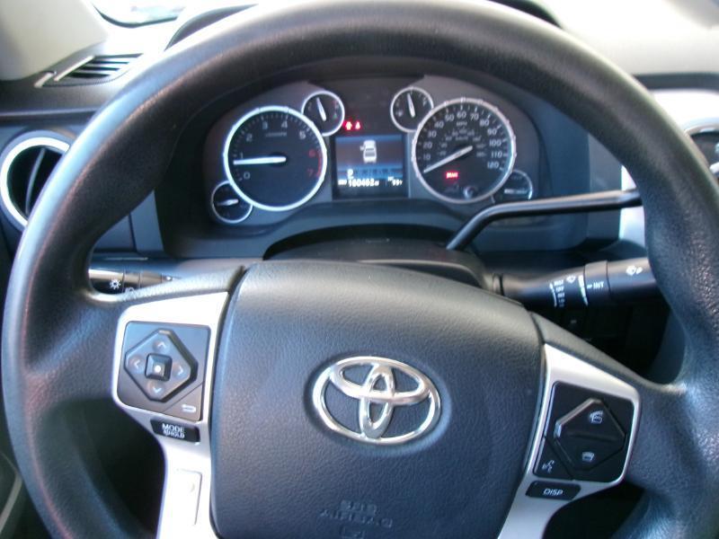 Toyota Tundra SR5 5.7L V8 Double Cab 4WD 2017