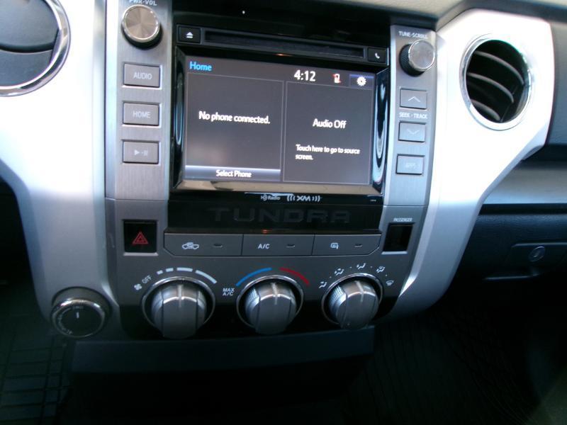 Toyota Tundra SR5 5.7L V8 Double Cab 4WD 2017