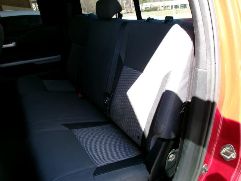 Toyota Tundra SR5 5.7L V8 Double Cab 4WD 2017