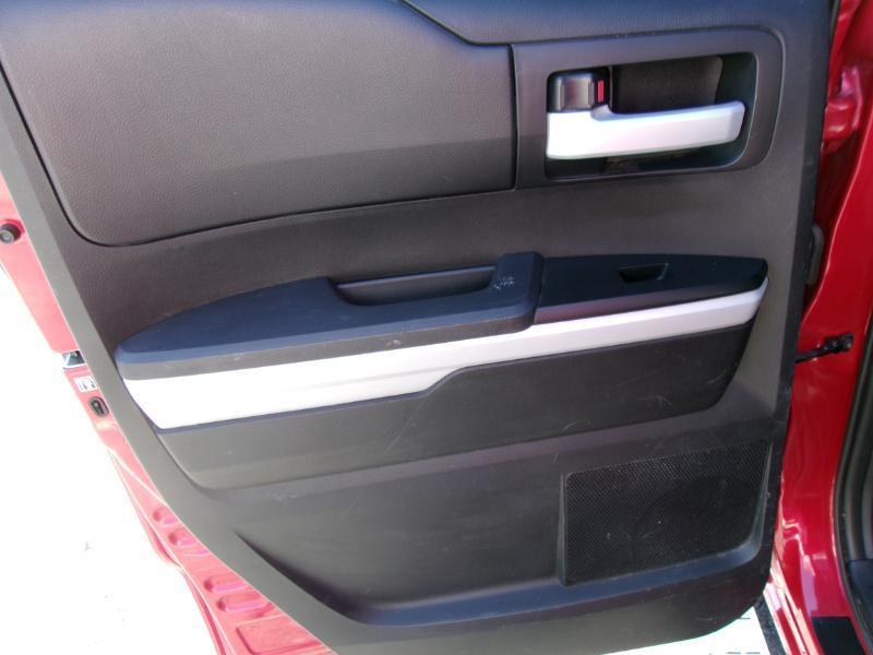 Toyota Tundra SR5 5.7L V8 Double Cab 4WD 2017