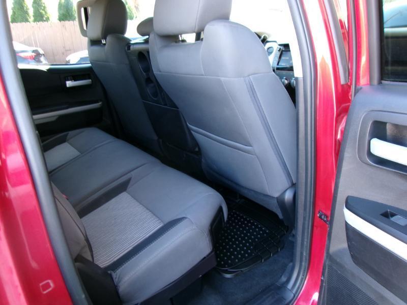 Toyota Tundra SR5 5.7L V8 Double Cab 4WD 2017