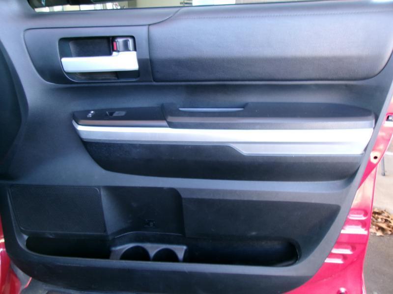 Toyota Tundra SR5 5.7L V8 Double Cab 4WD 2017