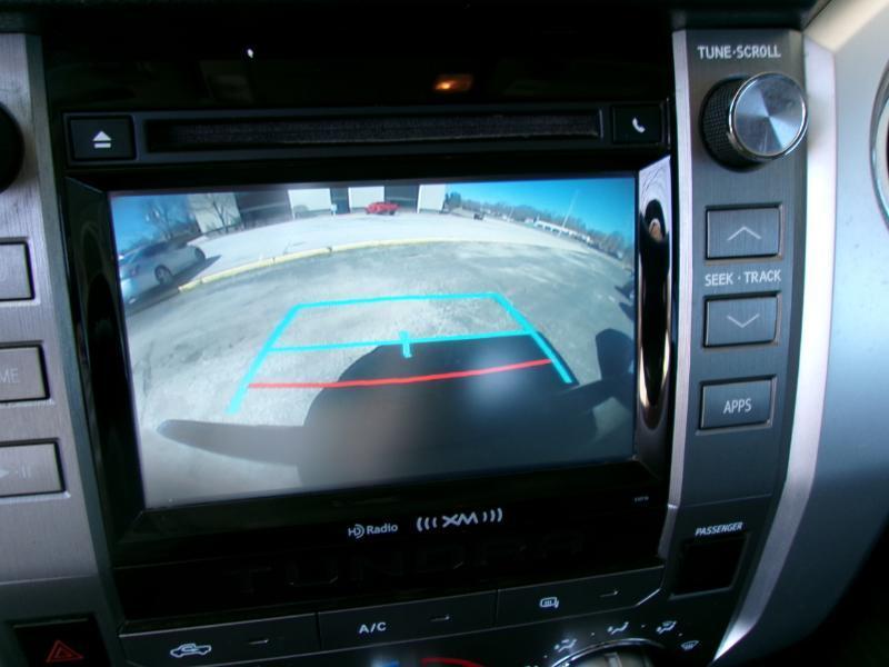 Toyota Tundra SR5 5.7L V8 Double Cab 4WD 2017