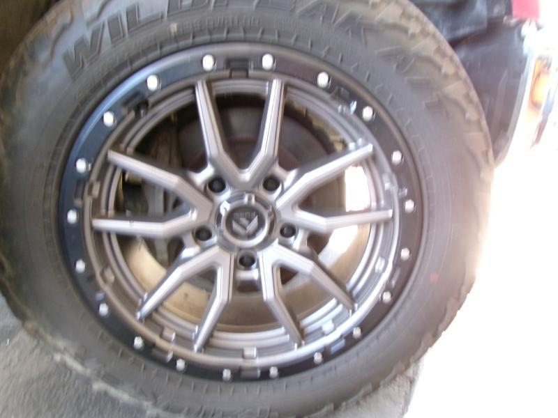 Toyota Tundra SR5 5.7L V8 Double Cab 4WD 2017