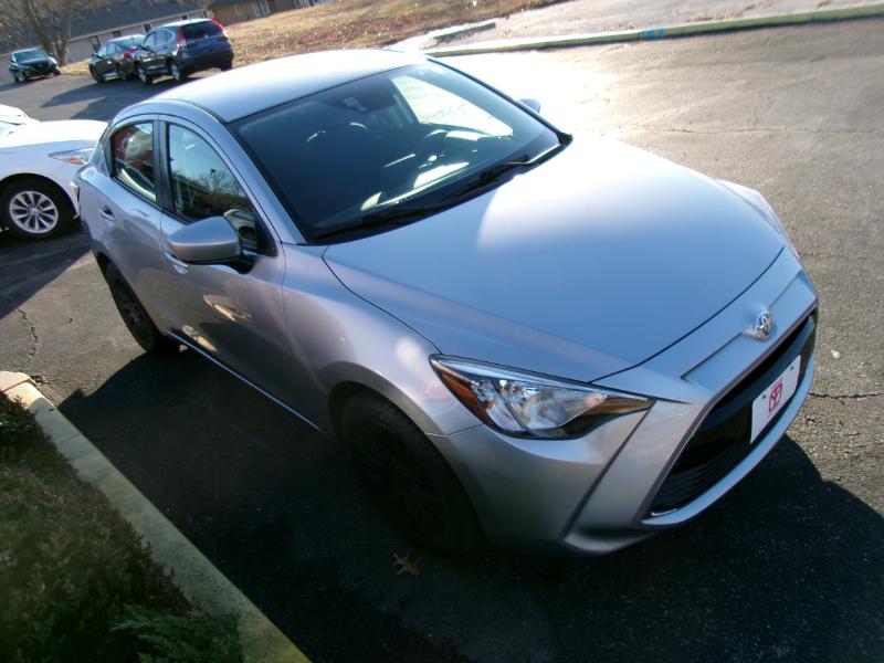 Toyota Yaris iA 6A 2017