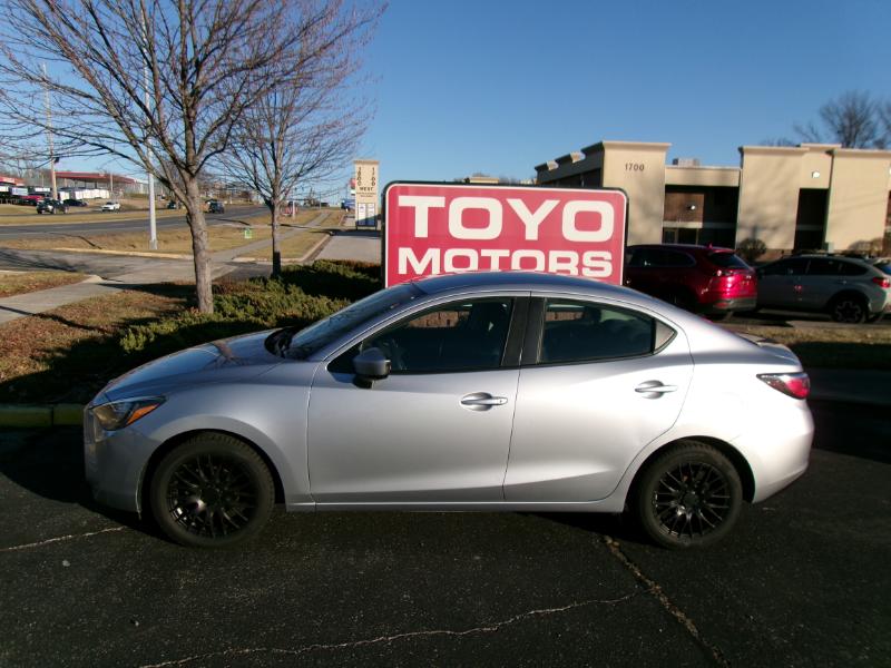 Toyota Yaris iA 6A 2017