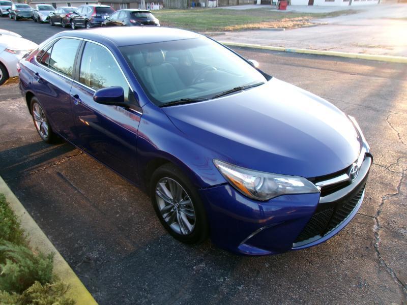 Toyota Camry SE 2016