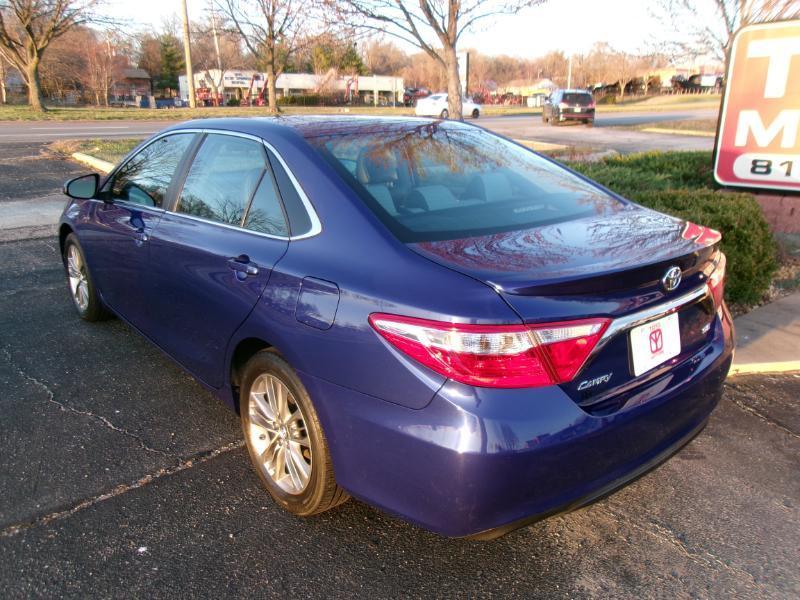 Toyota Camry SE 2016