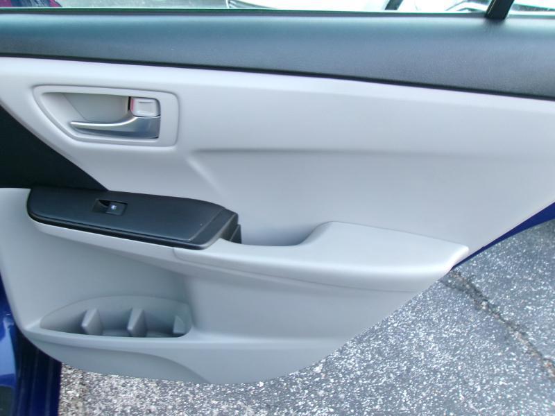 Toyota Camry SE 2016