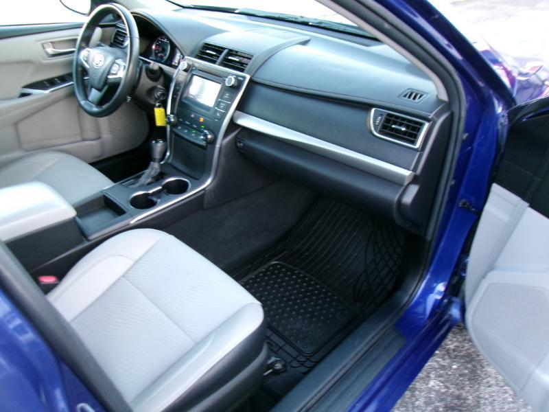 Toyota Camry SE 2016