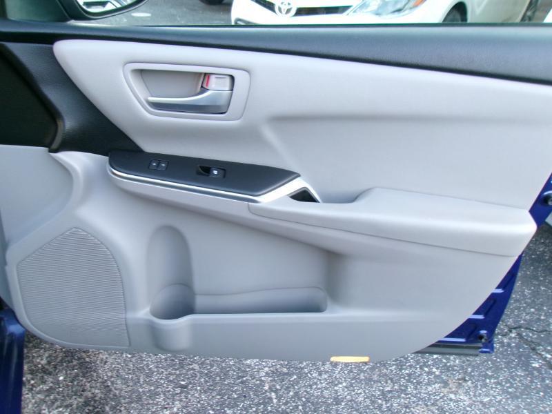 Toyota Camry SE 2016