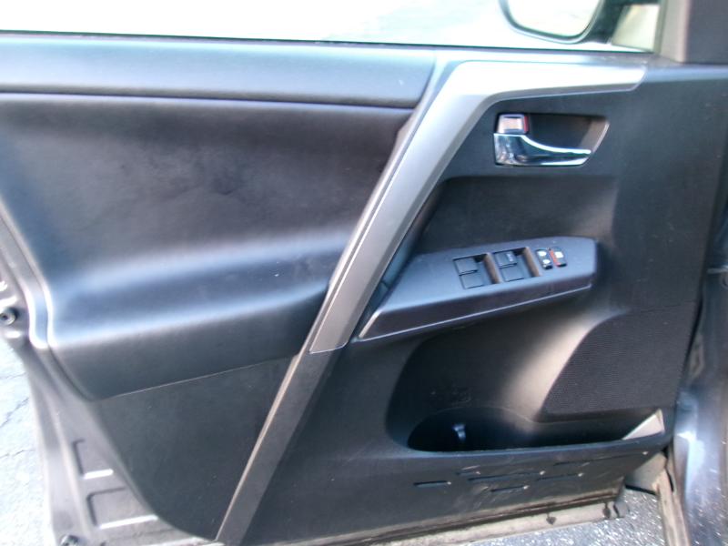 Toyota RAV4 XLE AWD 2018