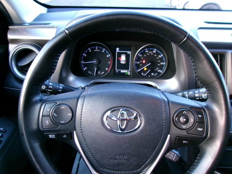 Toyota RAV4 XLE AWD 2018