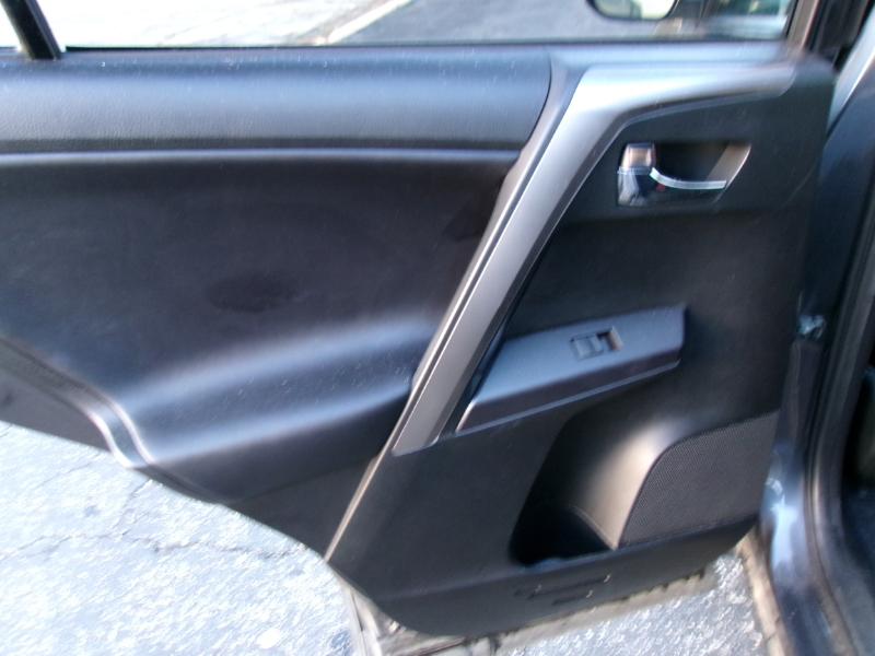 Toyota RAV4 XLE AWD 2018