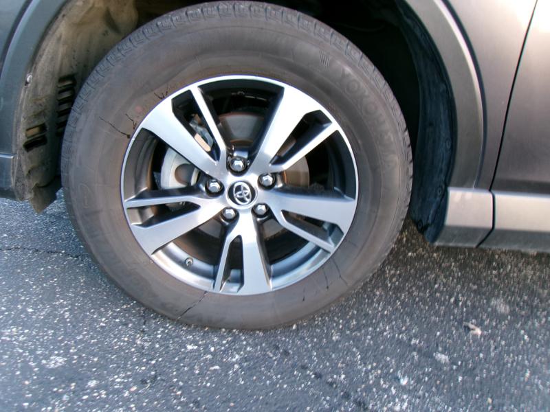 Toyota RAV4 XLE AWD 2018