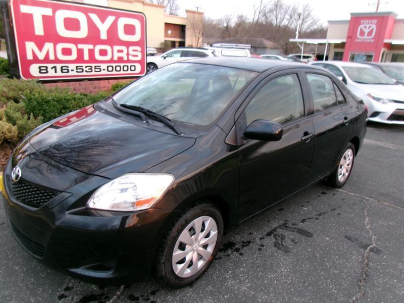 Toyota Yaris Sedan 4-Speed AT 2012