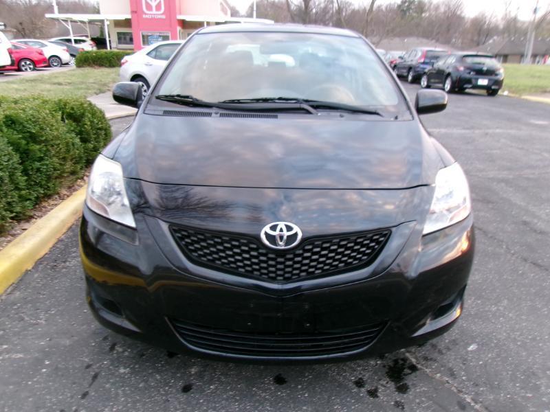 Toyota Yaris Sedan 4-Speed AT 2012