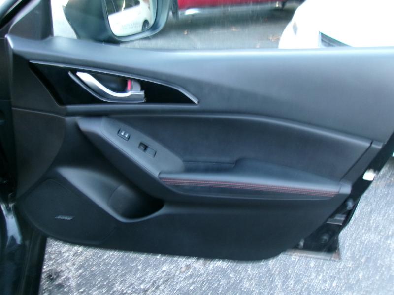 Mazda MAZDA3 s Grand Touring AT 4-Door 2016