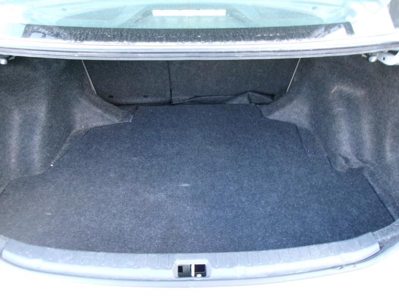 Toyota Corolla LE 4-Speed AT 2011