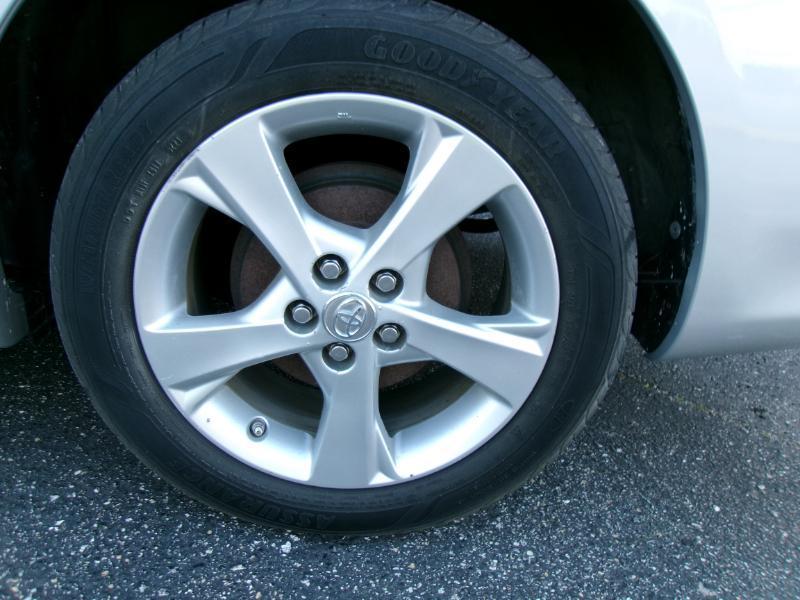 Toyota Corolla LE 4-Speed AT 2011