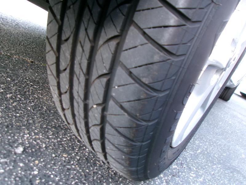 Toyota Corolla LE 4-Speed AT 2011