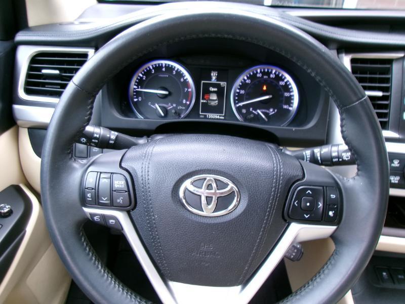 Toyota Highlander XLE AWD V6 2016