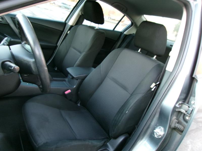 Mazda MAZDA3 i SV AT 4-Door 2013