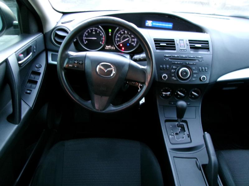 Mazda MAZDA3 i SV AT 4-Door 2013