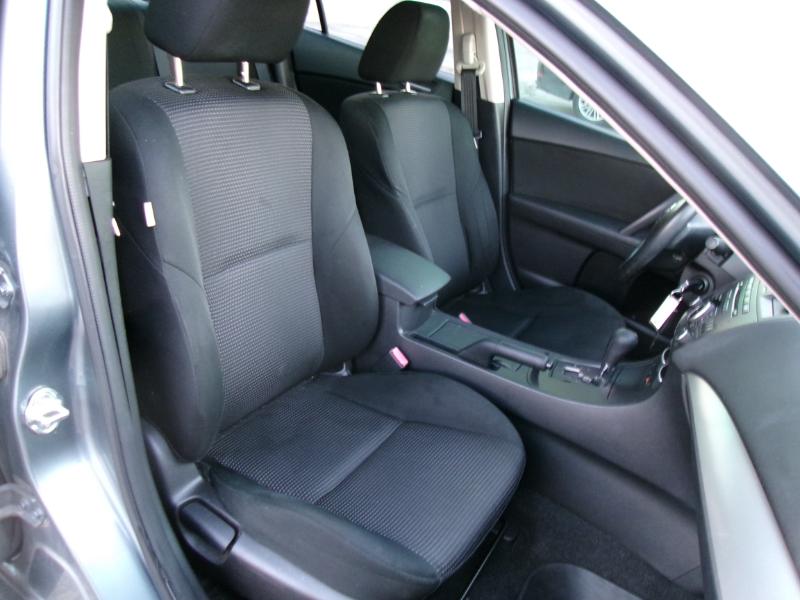 Mazda MAZDA3 i SV AT 4-Door 2013