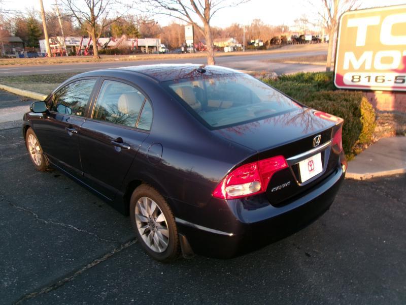Honda Civic EX-L Sedan 5-Speed AT 2010