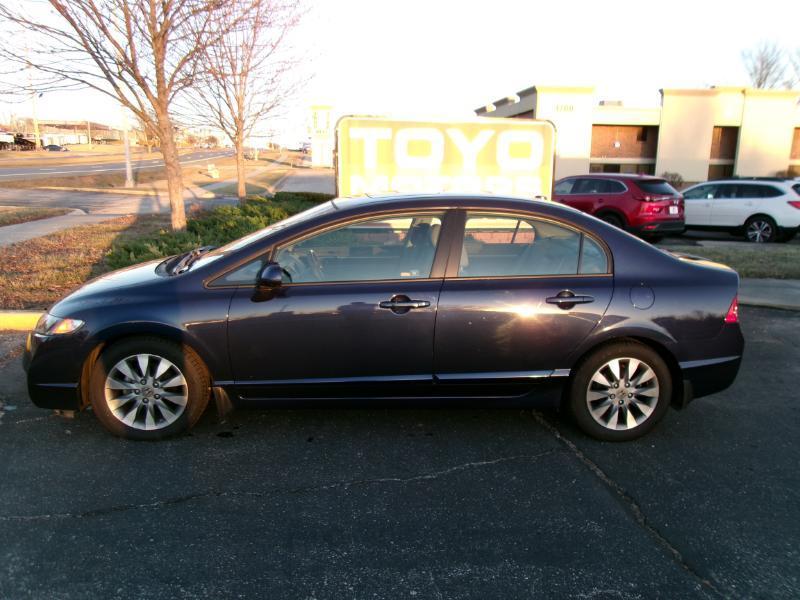 Honda Civic EX-L Sedan 5-Speed AT 2010