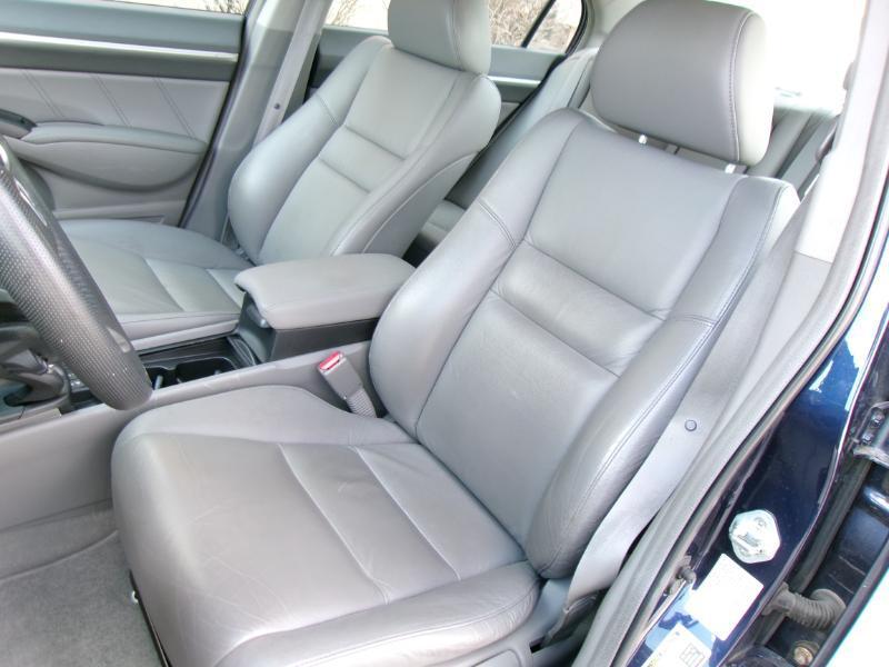 Honda Civic EX-L Sedan 5-Speed AT 2010