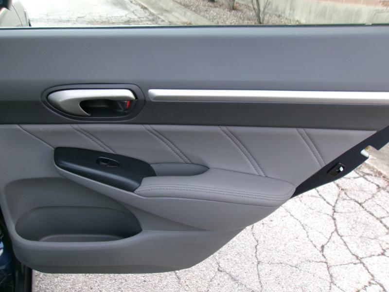 Honda Civic EX-L Sedan 5-Speed AT 2010