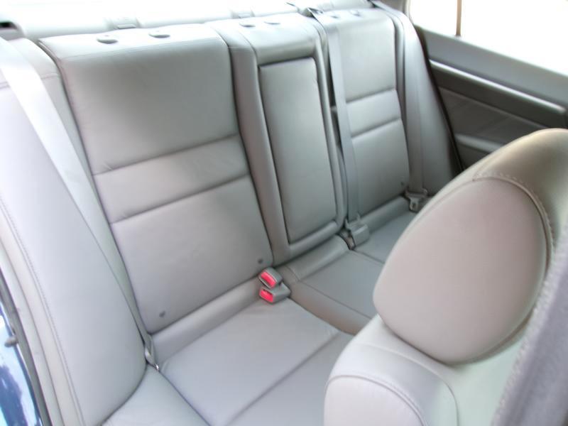 Honda Civic EX-L Sedan 5-Speed AT 2010