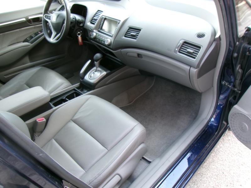 Honda Civic EX-L Sedan 5-Speed AT 2010