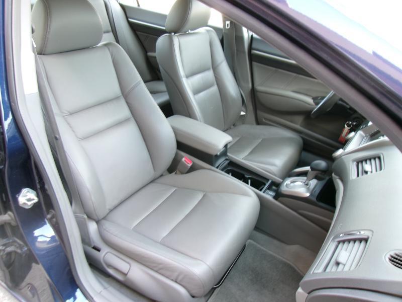 Honda Civic EX-L Sedan 5-Speed AT 2010