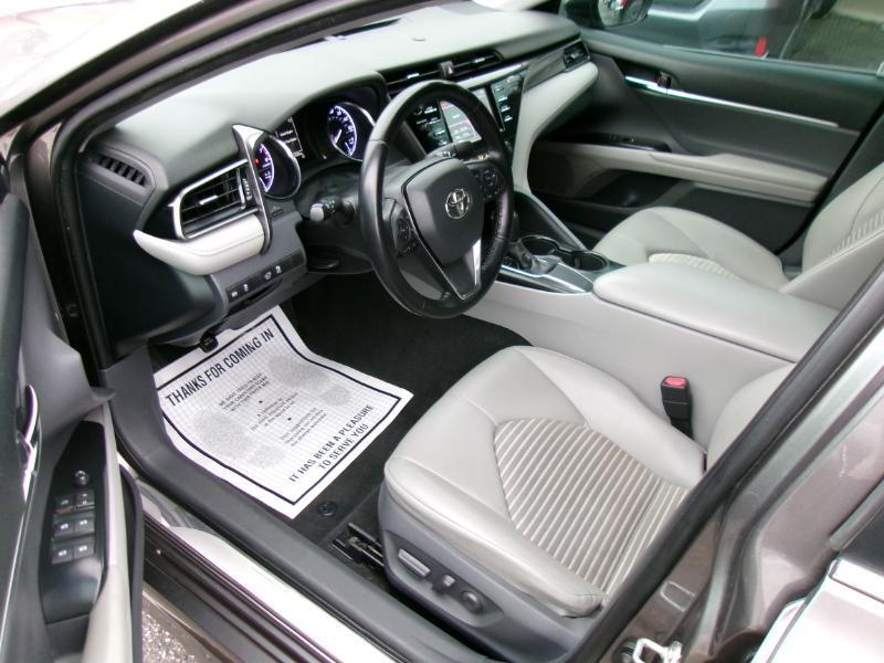 Toyota Camry SE 2019