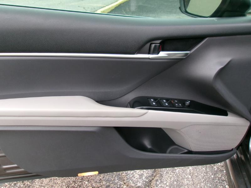 Toyota Camry SE 2019