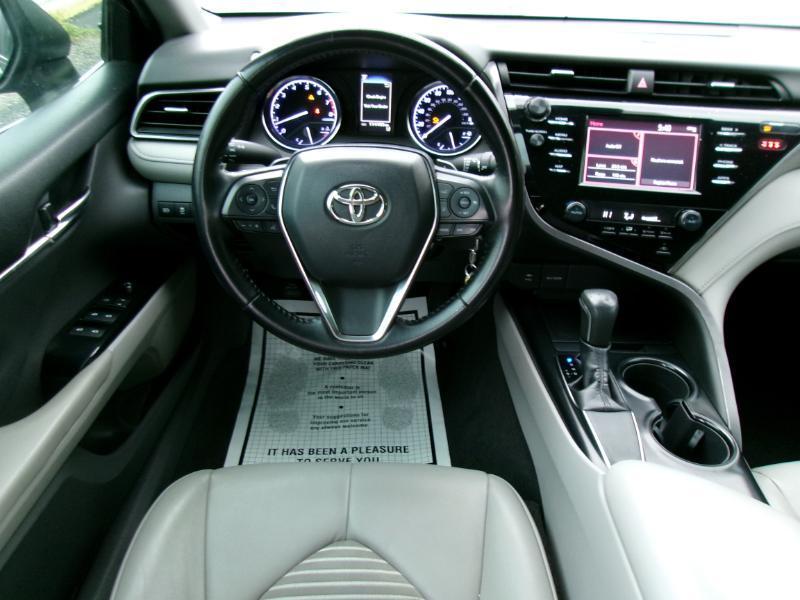Toyota Camry SE 2019
