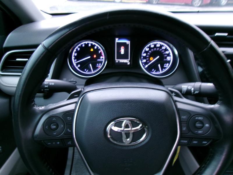 Toyota Camry SE 2019
