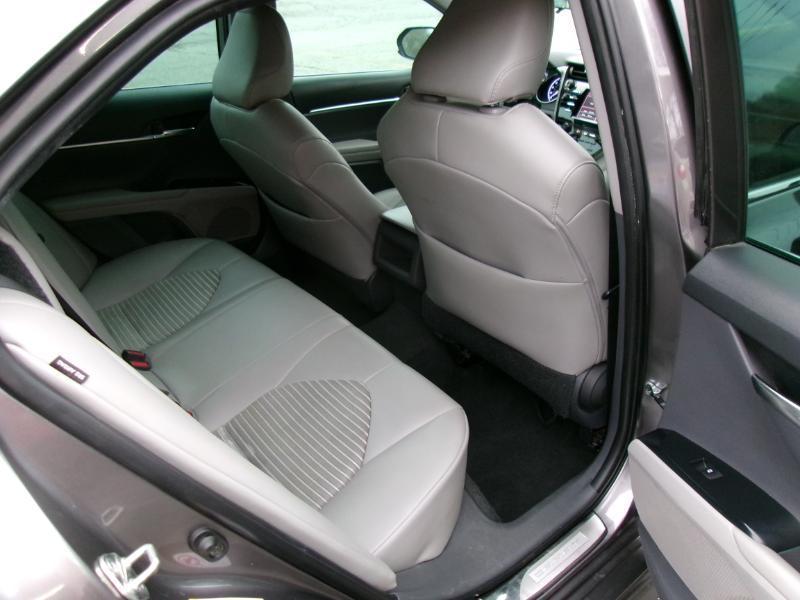 Toyota Camry SE 2019