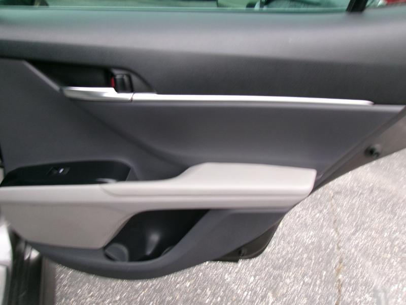 Toyota Camry SE 2019