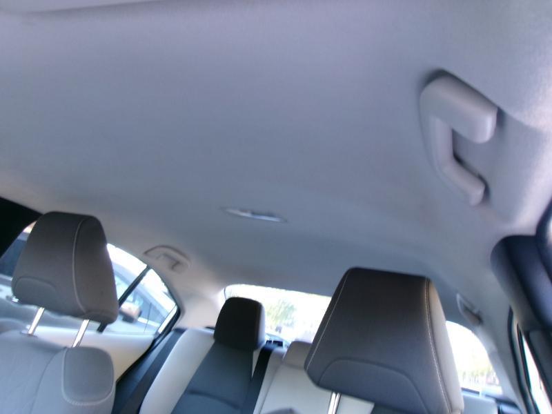 Toyota Corolla LE Hybrid 2021