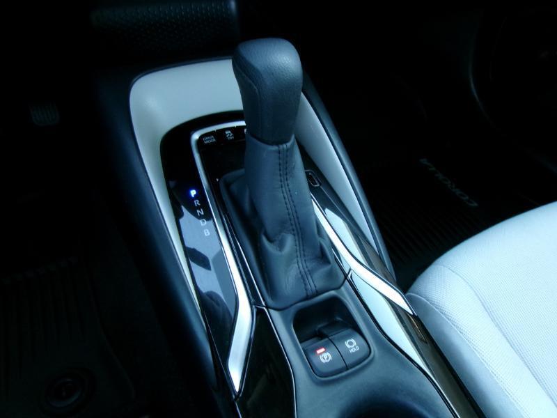 Toyota Corolla LE Hybrid 2021